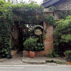 Le Petite Fontaine User Photo