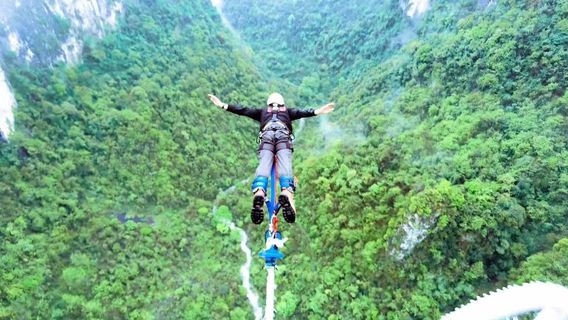 Zhangjiajie Grand Canyon Bungy Jump