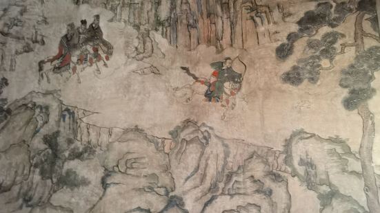 霍州娲皇庙最主要的是这里存留有清代的壁画，并且保存的相对比较