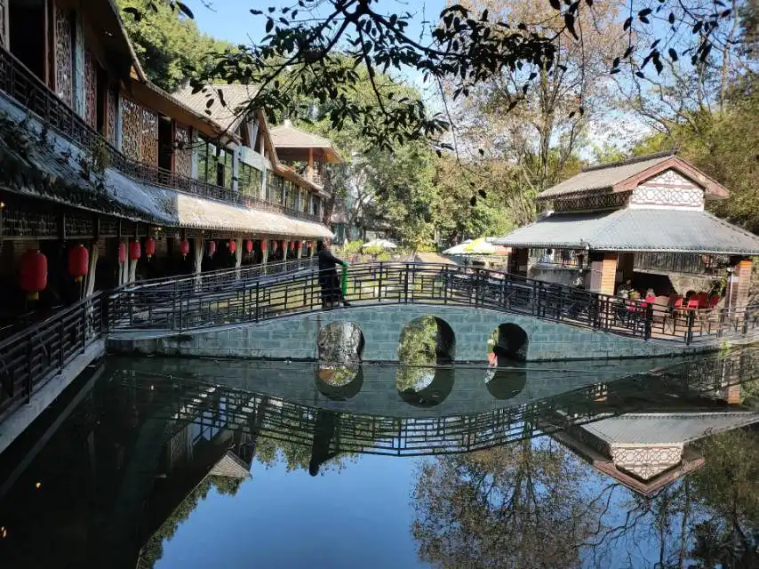 Hotel dekat Zhuhuyuan Park