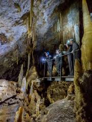 Moondyne Cave