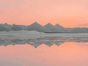 Manas Salt Lake Scenic Area