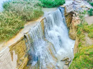 Ruhe Waterfall
