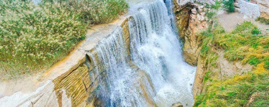 Ruhe Waterfall