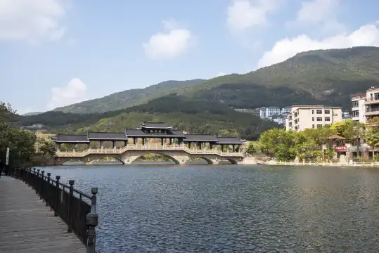 鄰近聚龍小鎮的酒店