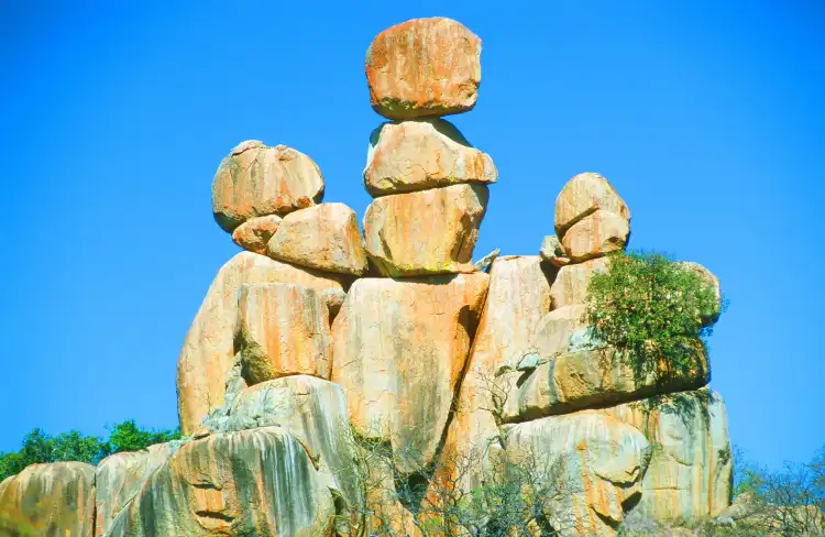 Hotel dekat Chiremba Balancing Rocks