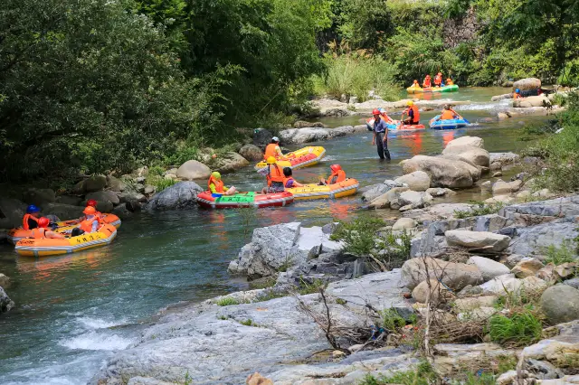 Rafting in Xuancheng