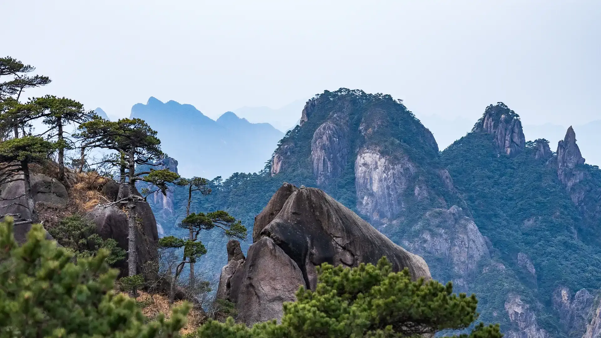 Hotels near Yunvkaihuai Scenic Spot
