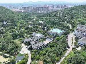 Xiantan Mountain Hot Spring Town