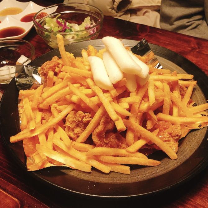 [아웃닭] 분위기 좋은 치킨 맛집 | 트립닷컴 아시아 트래블로그