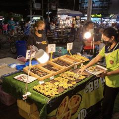 Thung Sri Muang Night Market User Photo