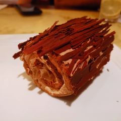 YI LONG COURT User Photo