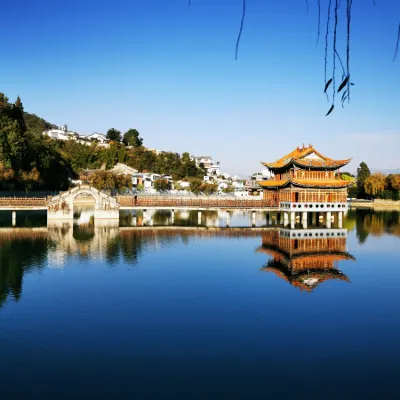 Hotels near Yuhuang Pavilion, Baoshan