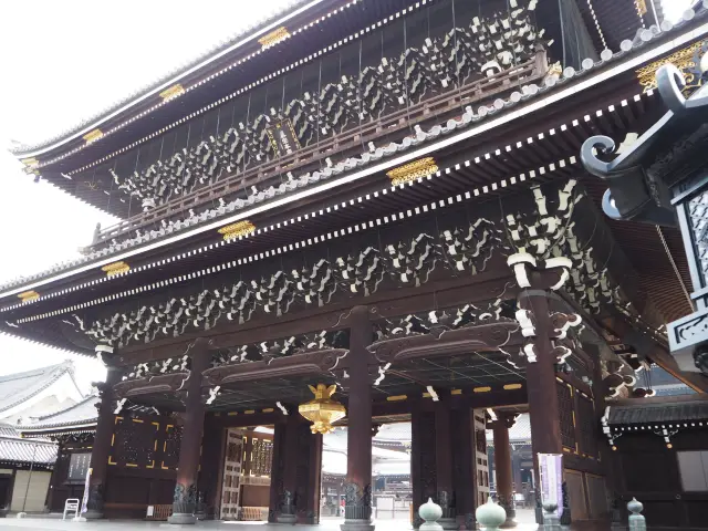 京都駅からすぐにある「東本願寺」