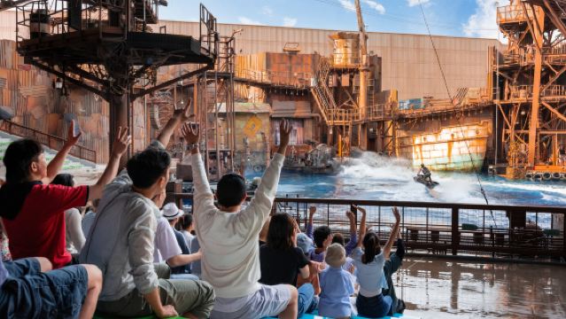 Private English -Speaking Driver Service to UNIVERSAL RESORT -Round Transfer