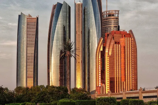 Бар Ray’s в Jumeirah Etihad Towers