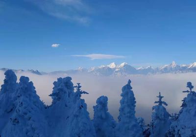 牛背山