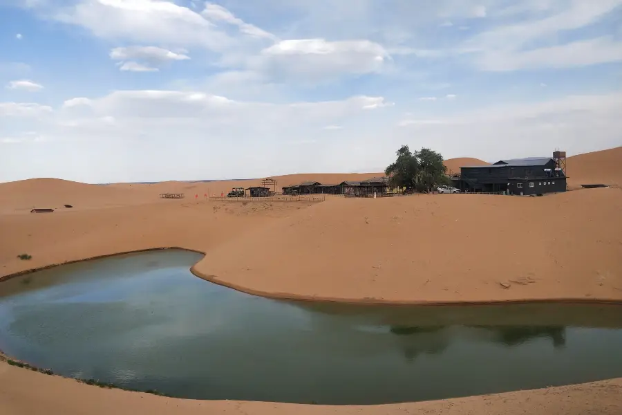 中衞騰格里大漠星野露營基地