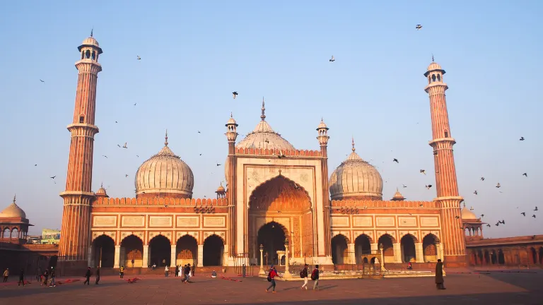 Отели рядом с достопримечательностью «Маджну Ка Тилла»