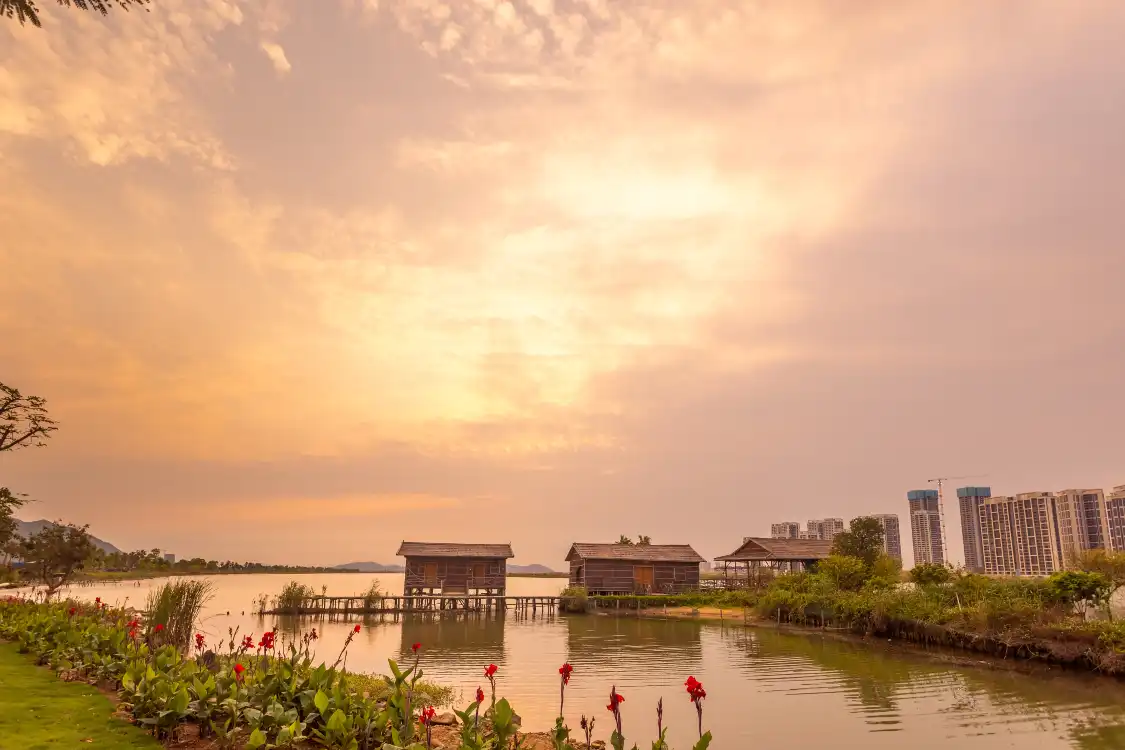 Hotels near Jinhu Park