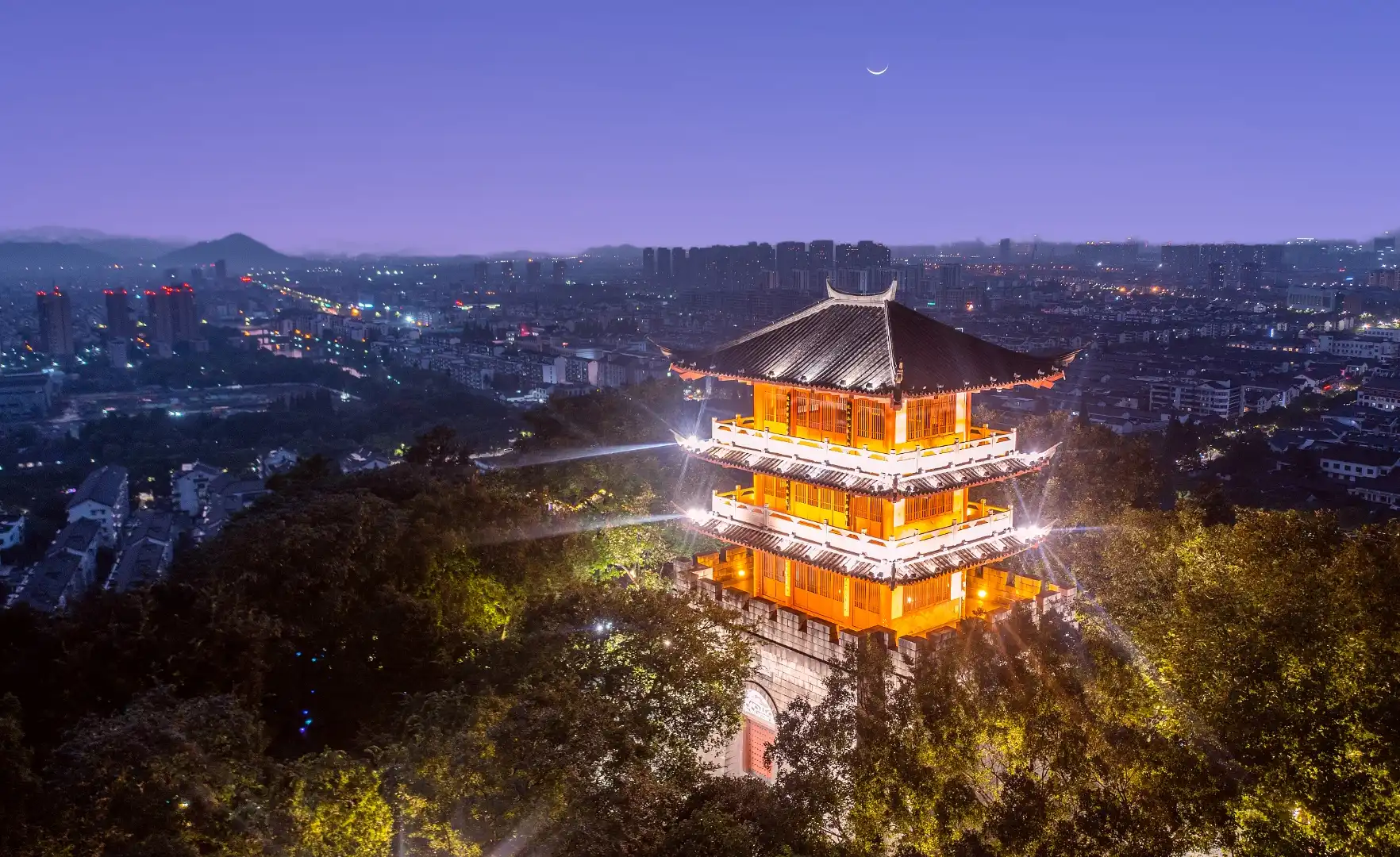 鄰近府山公園的酒店