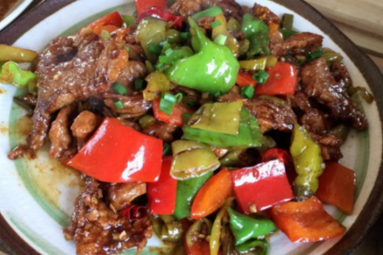 袁夫稻田火车餐厅