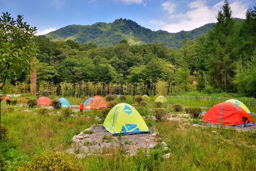 米倉山旅遊景區-大壩森林公園