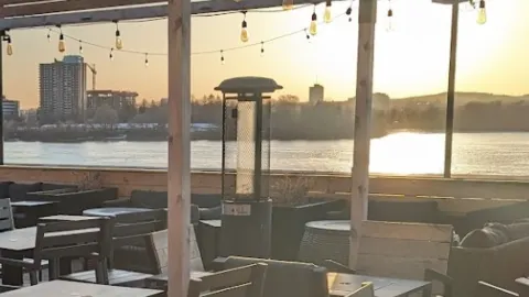 Tavern on the Falls in Ottawa