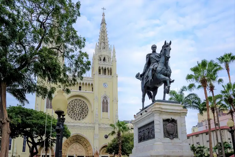 Hotels near Monument to Gabriel Garcia Moreno