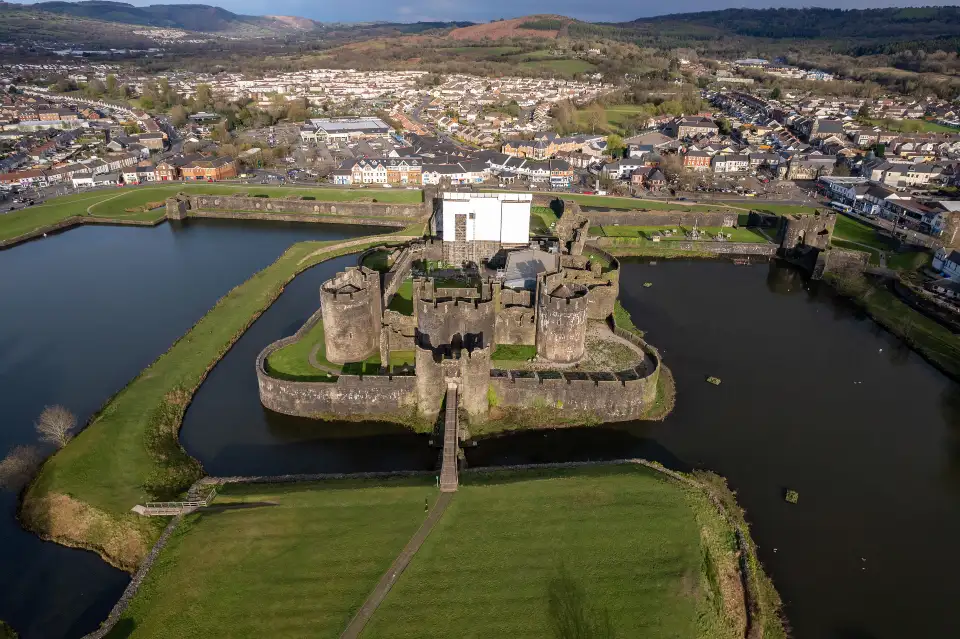 3_Caerphilly Castle