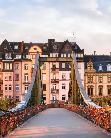 Hoteles cerca de Puente de Hierro