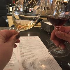 Half Moon Bay Wine & Cheese ảnh của người dùng