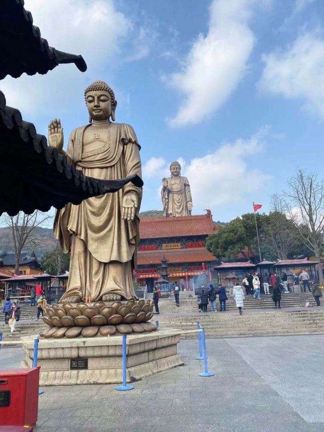 Lingshan Giant Buddha