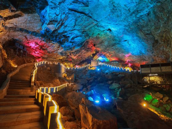 Mentougou Baqi Cave