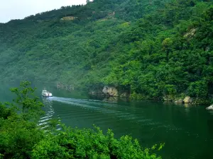 Han River Three Gorges