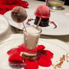 Large Eight Italy Lounge&Restaurant User Photo