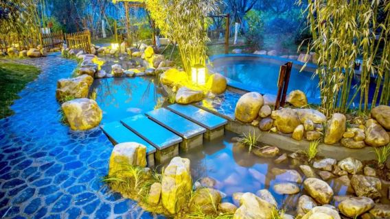 Jingshan Yuxi Hot Spring