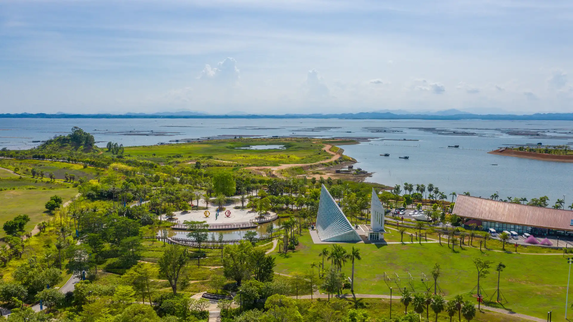 Hotels near Qinzhou Binhai Park