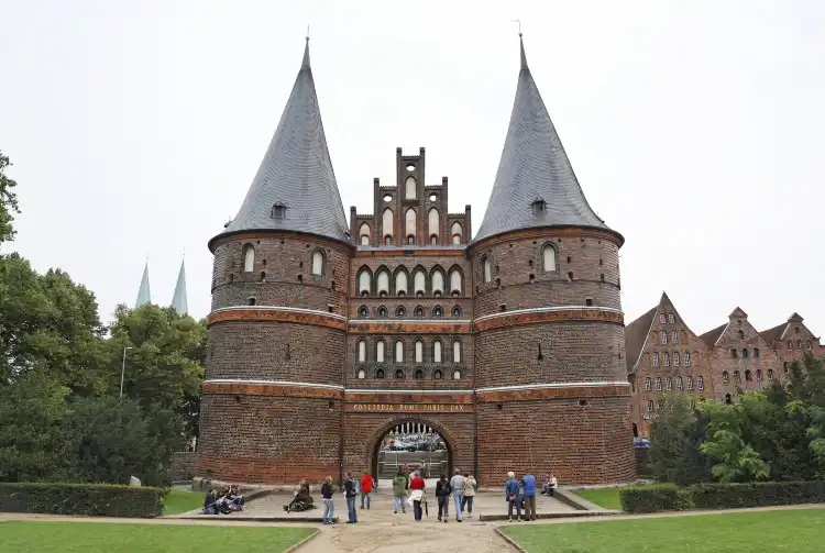 Các khách sạn gần Holstentor