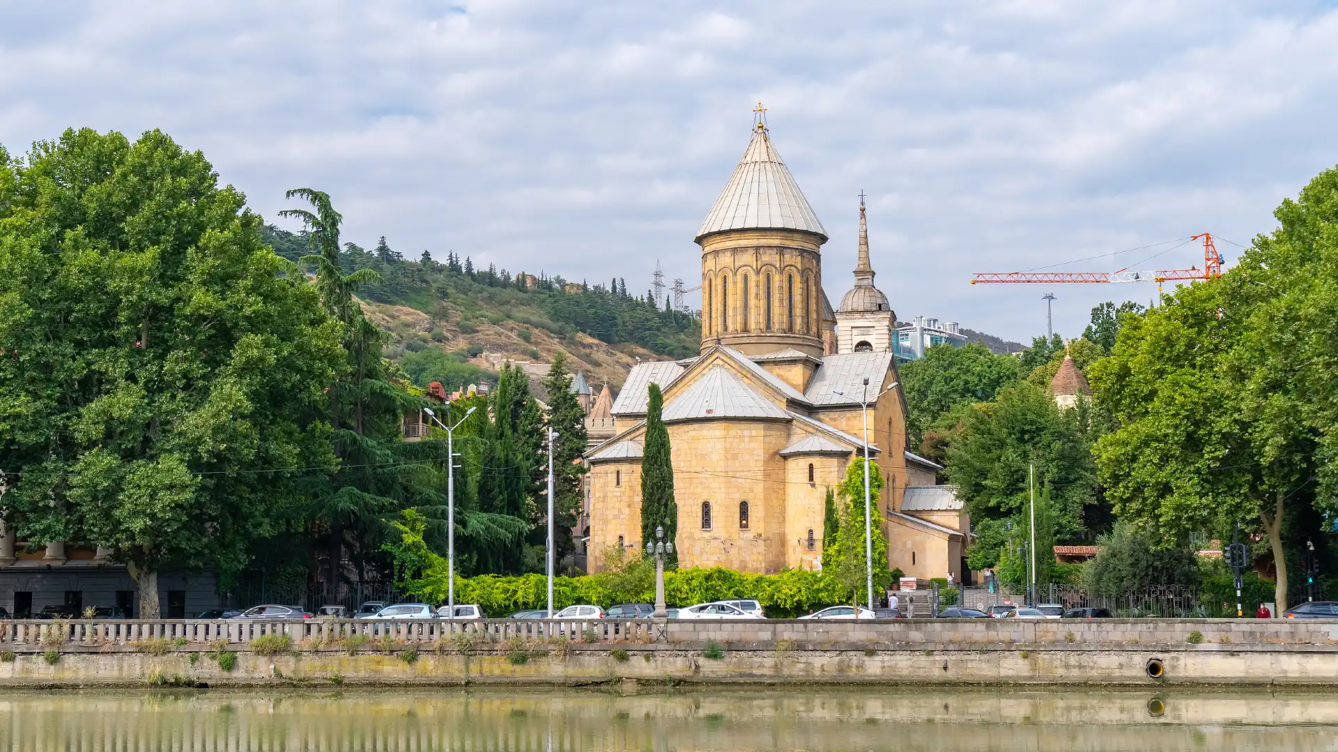 โรงแรมใกล้Zion Cathedral of the Dormition of Tbilisi