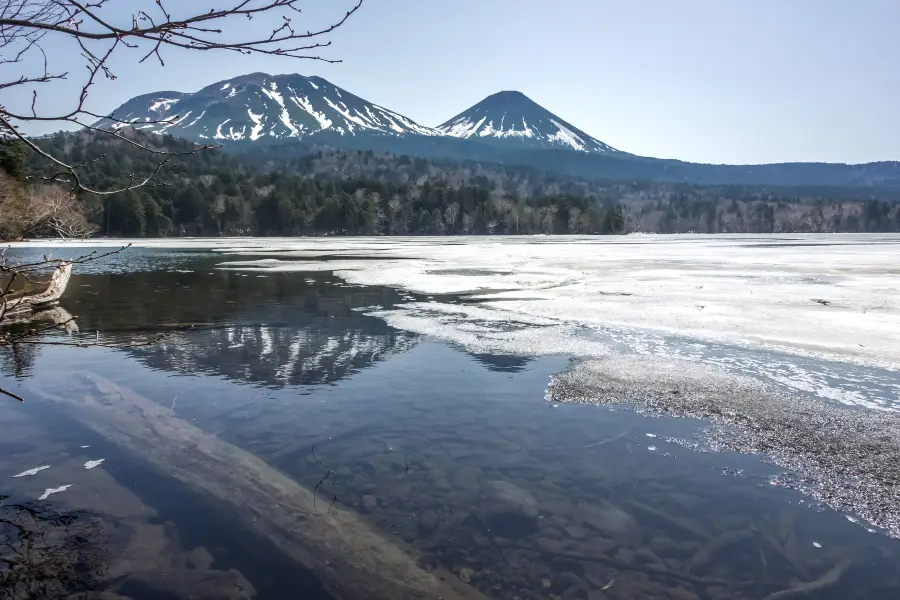 雌阿寒嶽