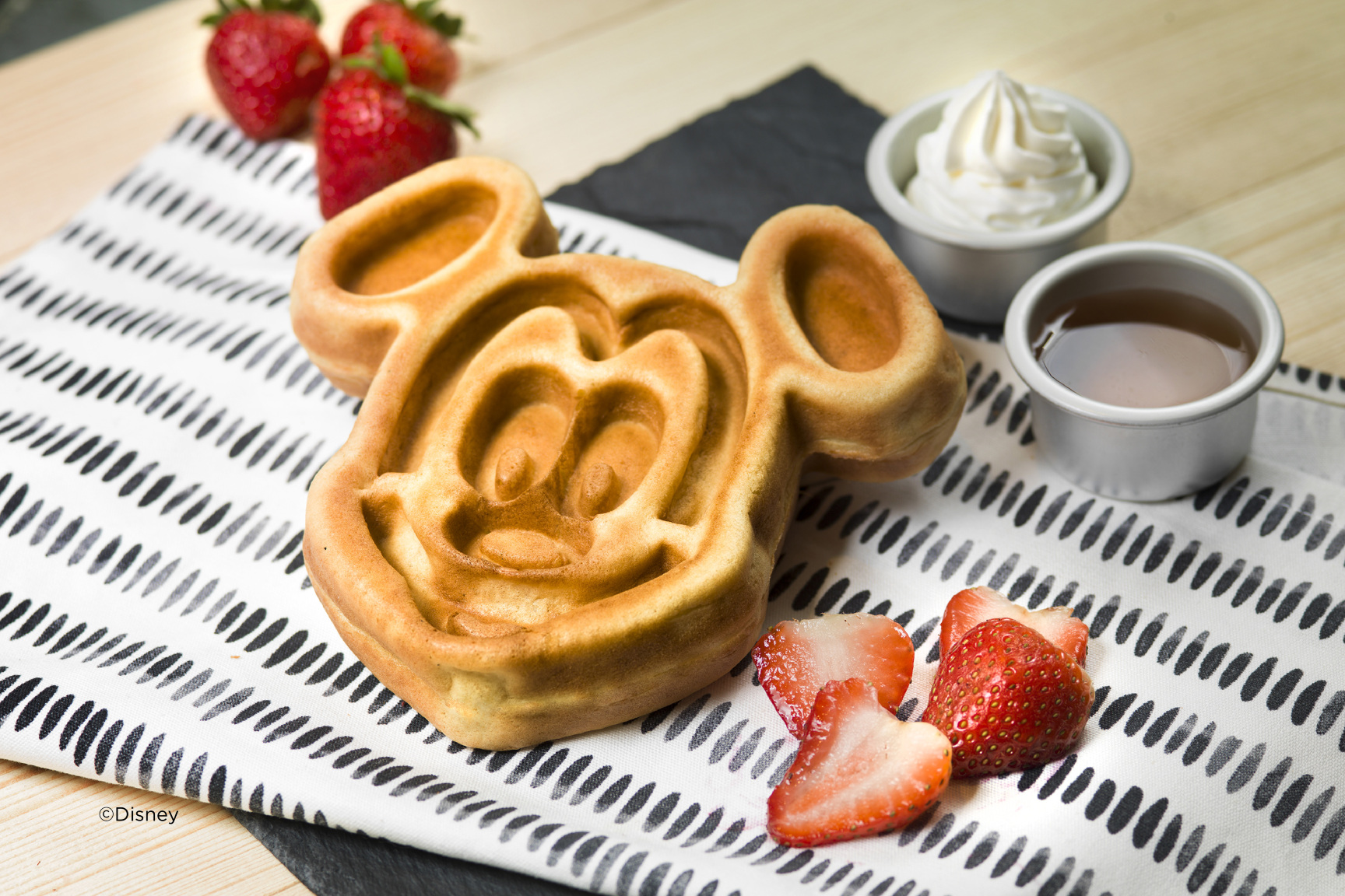 香港迪士尼探索家度假酒店酒店套票2天1晚/3天2晚/暢遊香港迪士尼/雙人/三人/多人/自助餐可選迪士尼樂園酒店