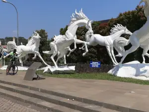 Patung Kuda BSB City