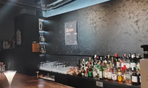 Room Cocktail Bar
