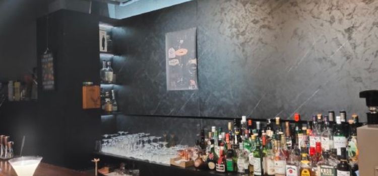 Room Cocktail Bar