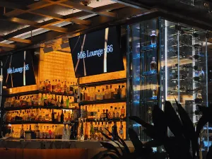 Allē Lounge on 66