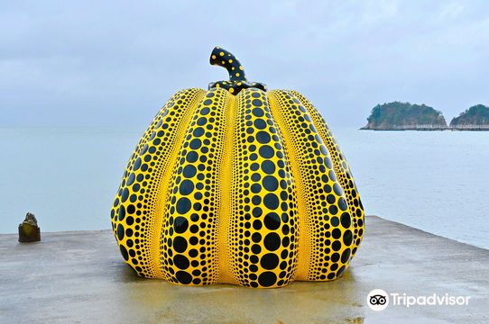 Pumpkin by Yayoi Kusama