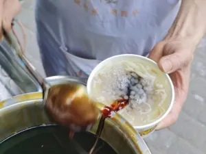 眼鏡涼蝦涼糕