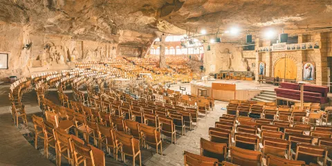 洞穴教堂