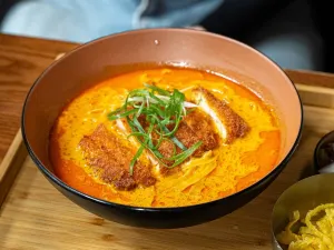 K H A O • S O I - カ オ • ソ ー イ